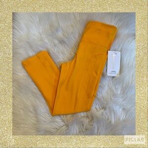 Athleta Ultimate Stash II Capri - NWT - Size XXS